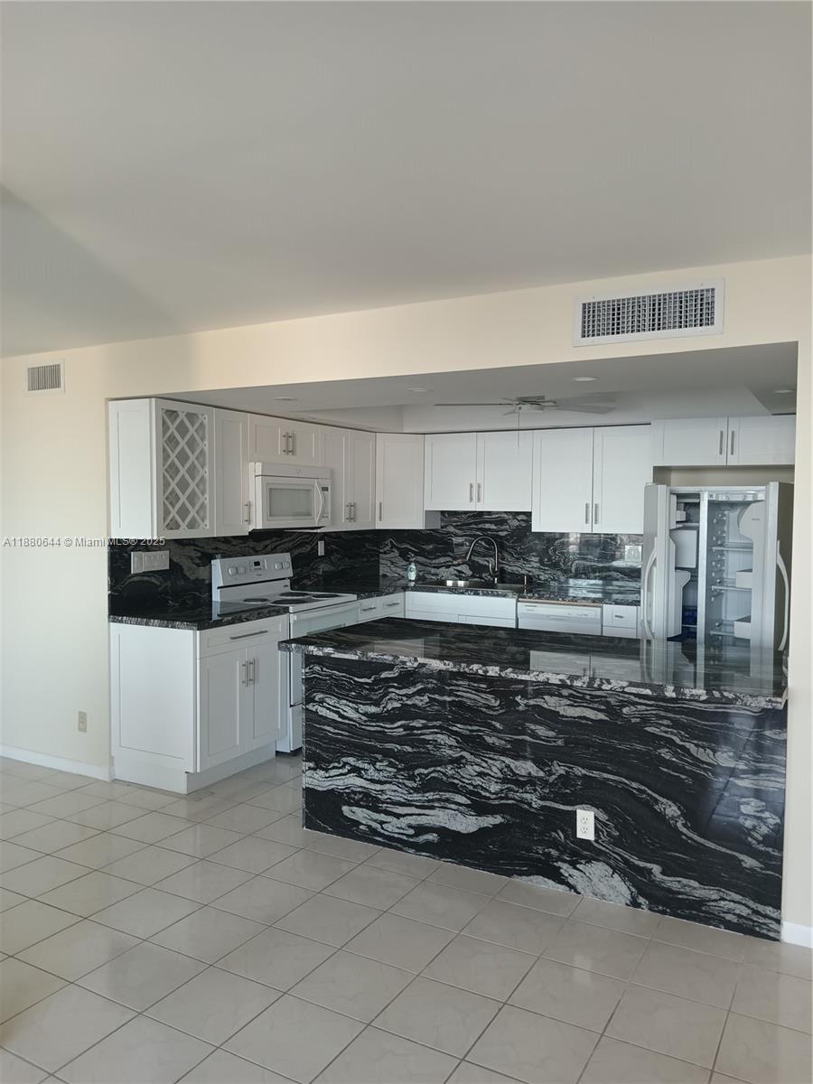 Photo of 1410 Ocean Dr  #1208, Hollywood, Florida, 33019 - 