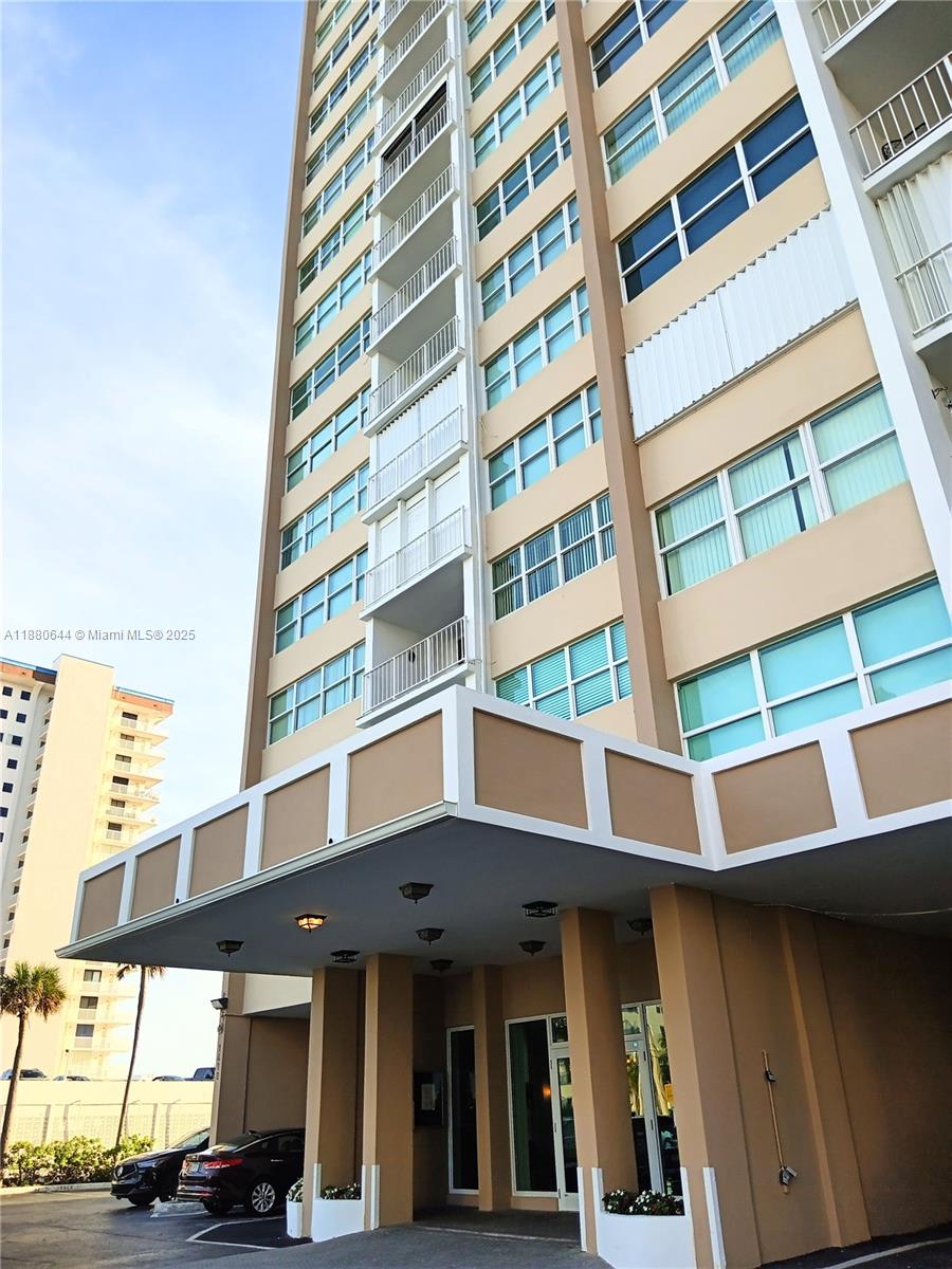 Photo of 1410 Ocean Dr  #1208, Hollywood, Florida, 33019 - 
