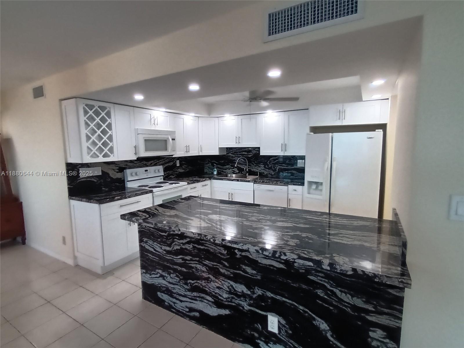 Photo of 1410 Ocean Dr  #1208, Hollywood, Florida, 33019 - 