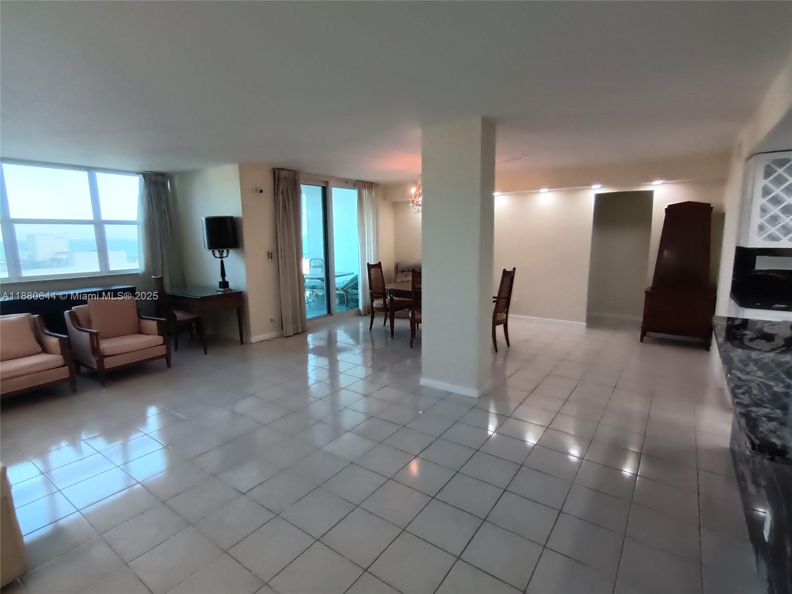 Photo of 1410 Ocean Dr  #1208, Hollywood, Florida, 33019 - 