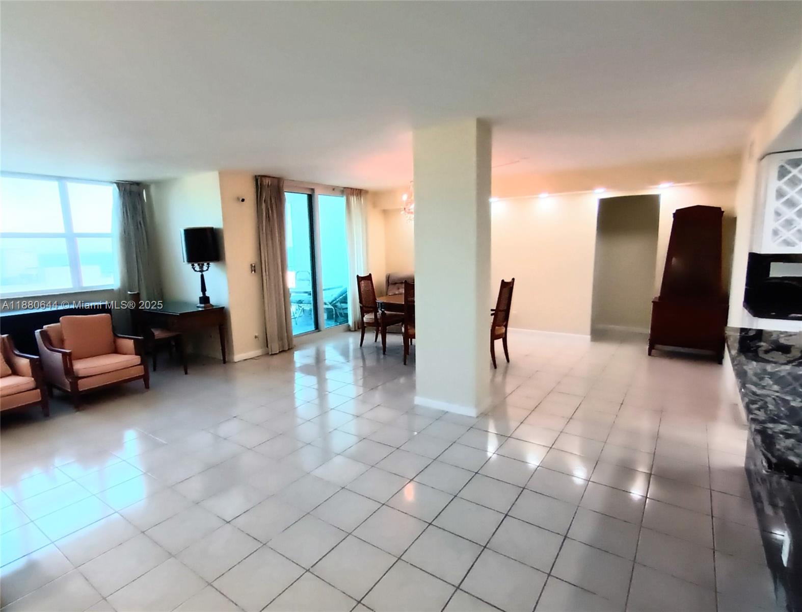 Photo of 1410 Ocean Dr  #1208, Hollywood, Florida, 33019 - 