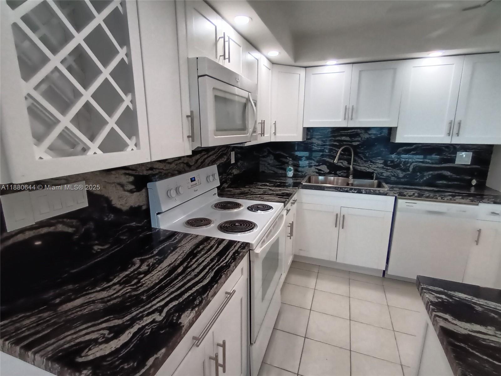 Photo of 1410 Ocean Dr  #1208, Hollywood, Florida, 33019 - 