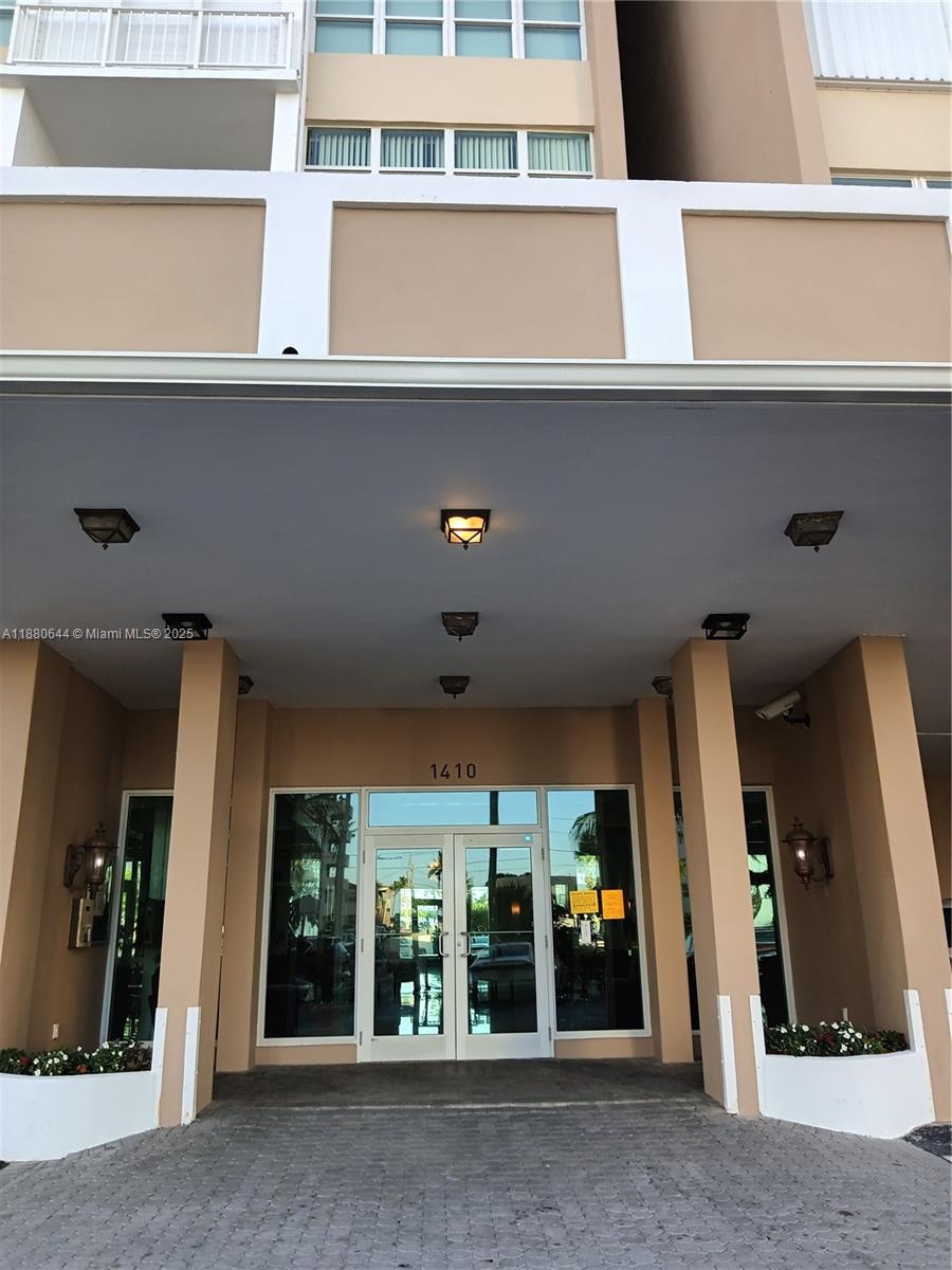 Photo of 1410 Ocean Dr  #1208, Hollywood, Florida, 33019 - 