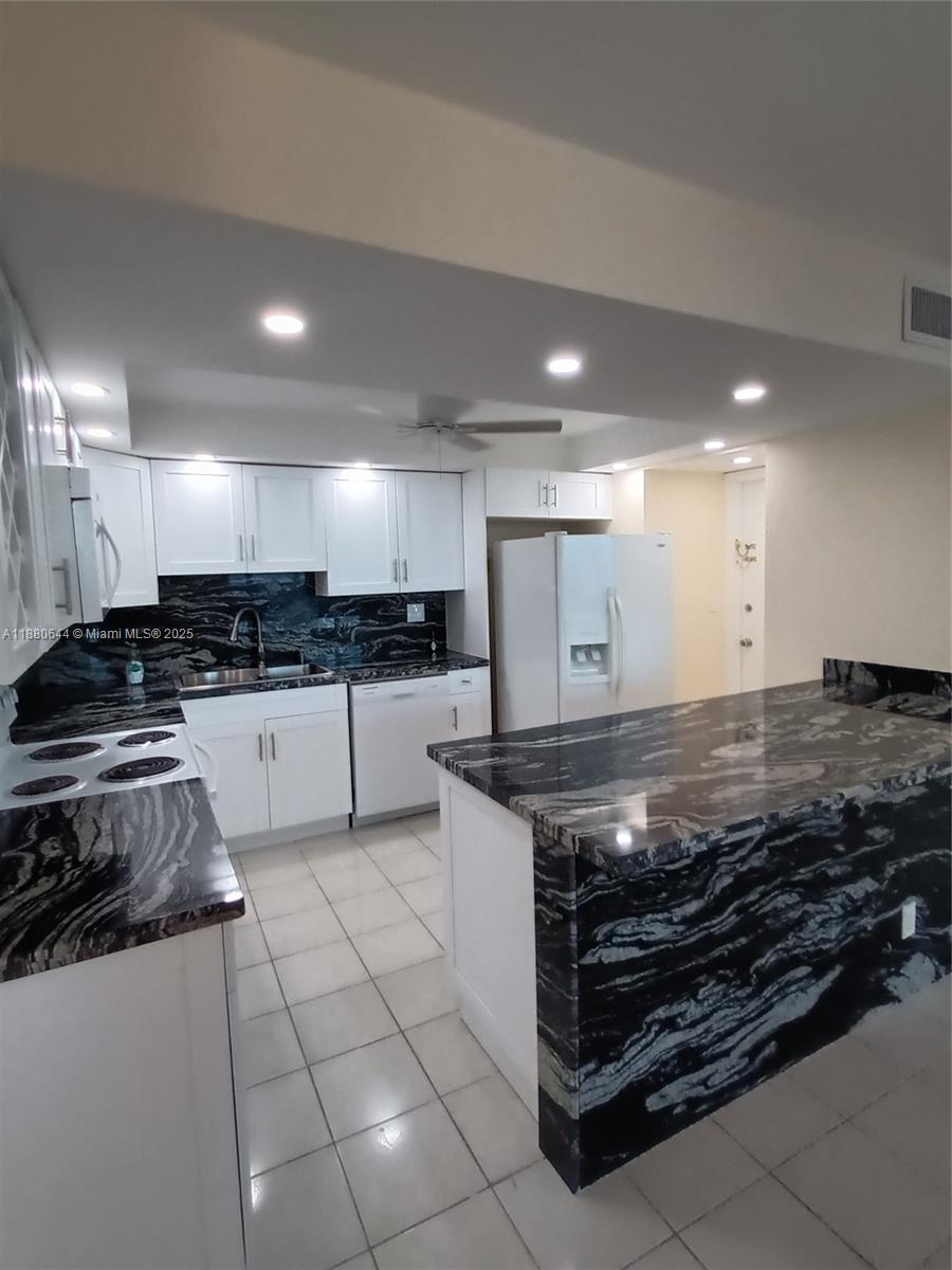 Photo of 1410 Ocean Dr  #1208, Hollywood, Florida, 33019 - 