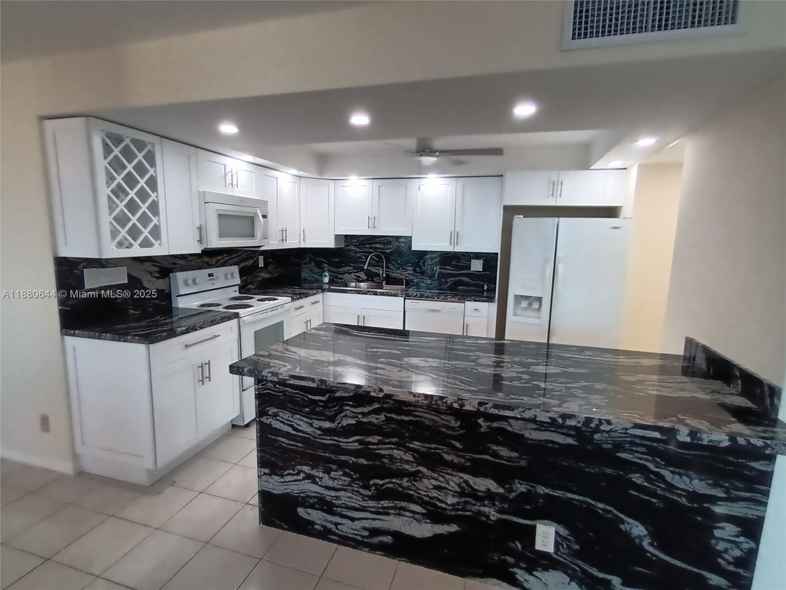 Photo of 1410 Ocean Dr  #1208, Hollywood, Florida, 33019 - 