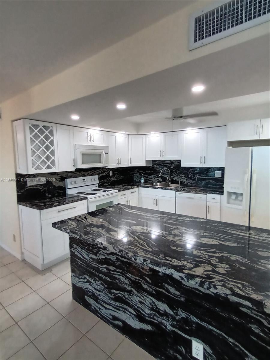 Photo of 1410 Ocean Dr  #1208, Hollywood, Florida, 33019 - 