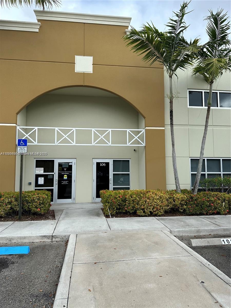 See details 106 / sq. ft. $ 2025-09-17 0 Photo