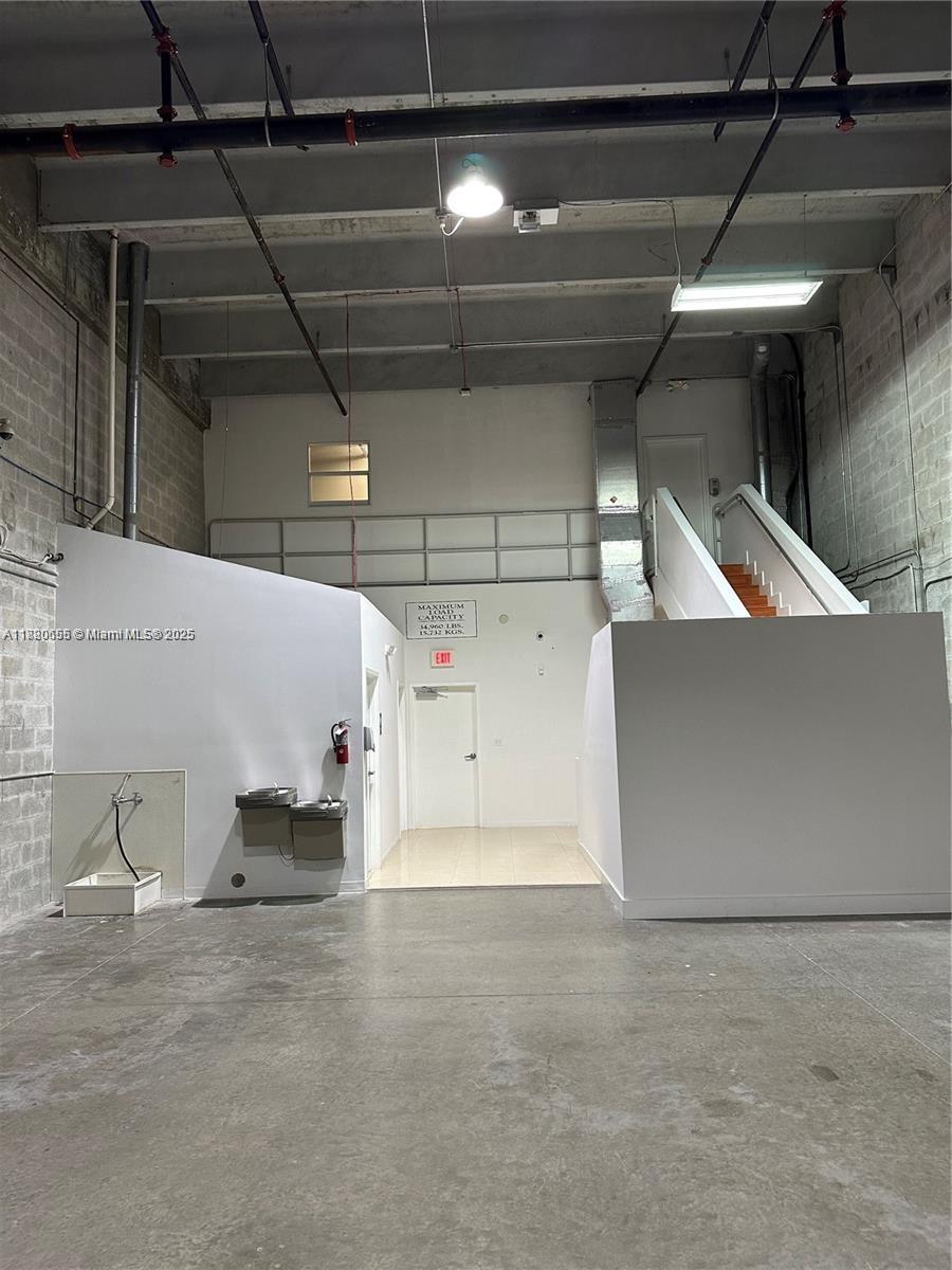 See details 106 / sq. ft. $ 2025-09-17 0 Photo