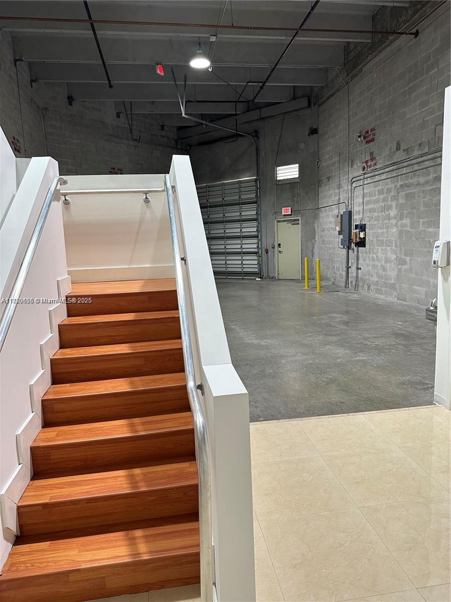 See details 106 / sq. ft. $ 2025-09-17 0 Photo