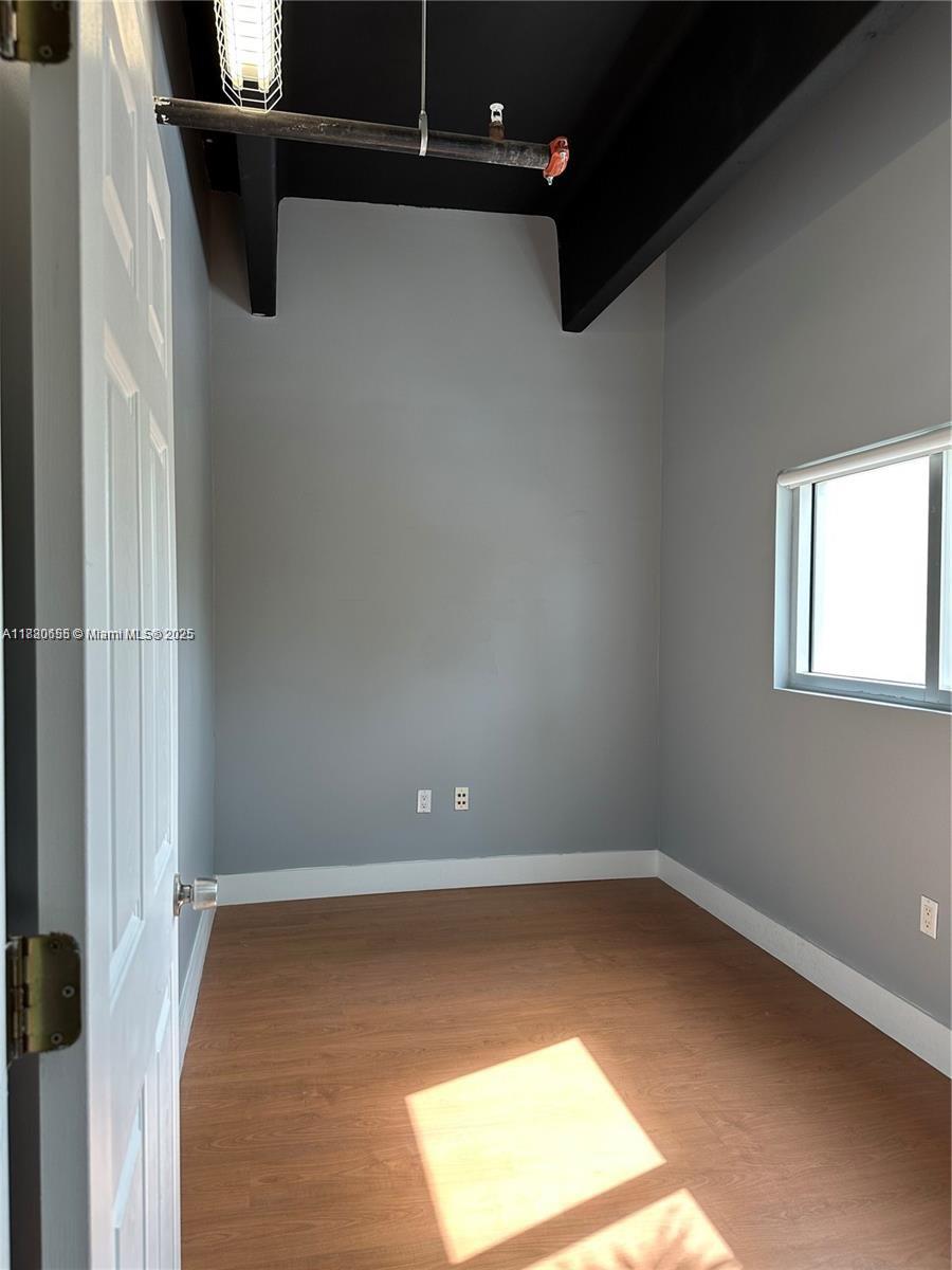 See details 106 / sq. ft. $ 2025-09-17 0 Photo
