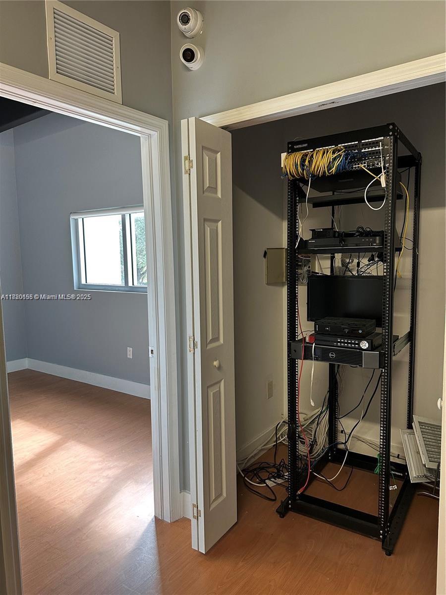 See details 106 / sq. ft. $ 2025-09-17 0 Photo