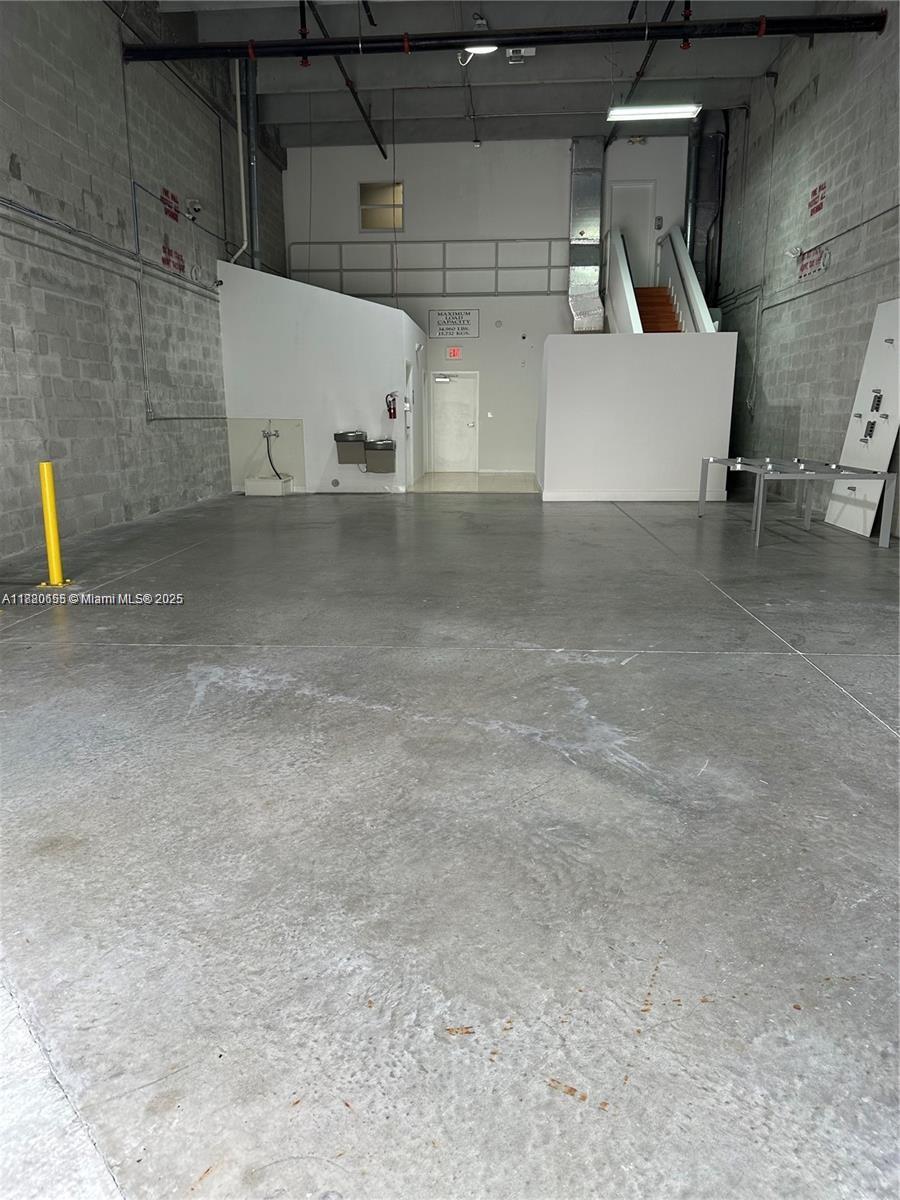 See details 106 / sq. ft. $ 2025-09-17 0 Photo