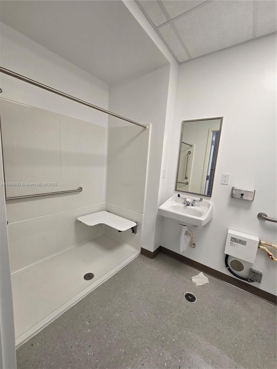 See details 18 / sq. ft. $ 2025-09-17 0 Photo