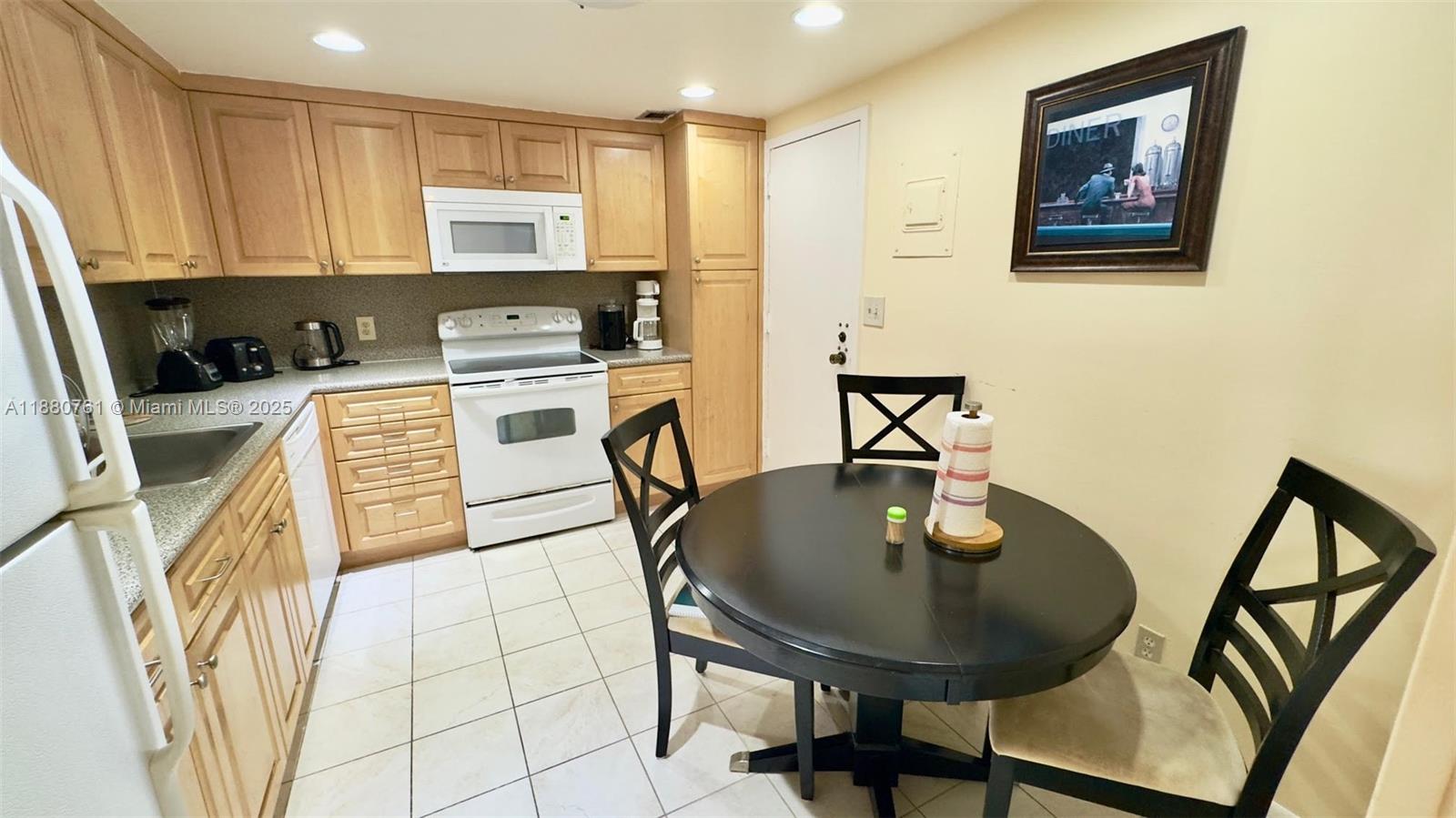Photo of 427 Golden Isles Dr  #8A, Hallandale Beach, Florida, 33009 - 