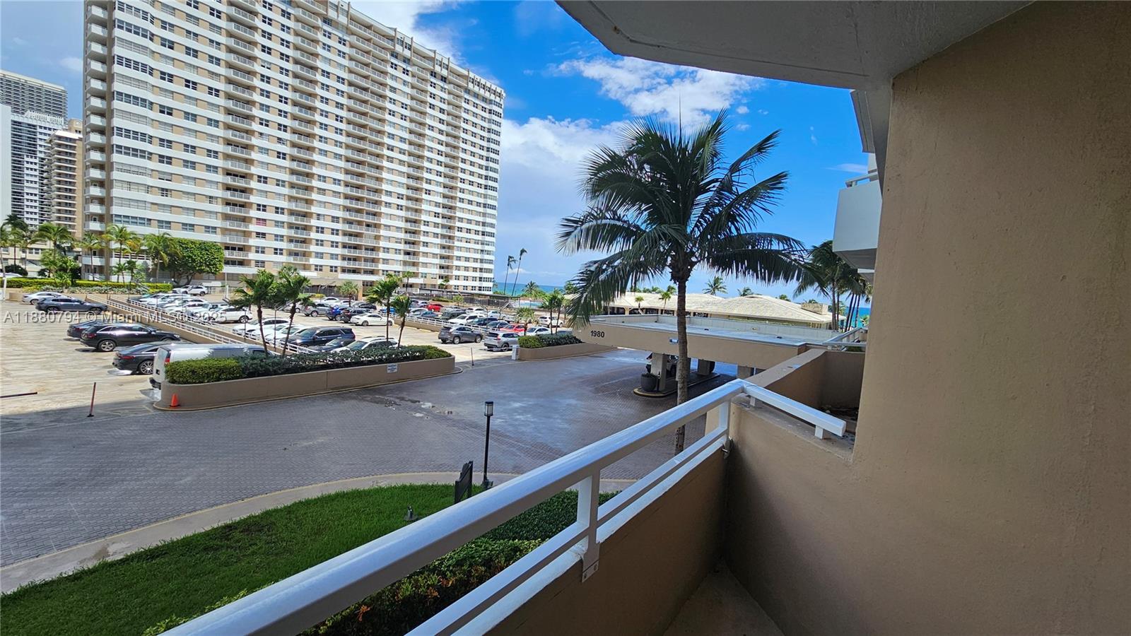 2K 1 / 2 870 sq. ft. $ 2025-09-18 0 Photo