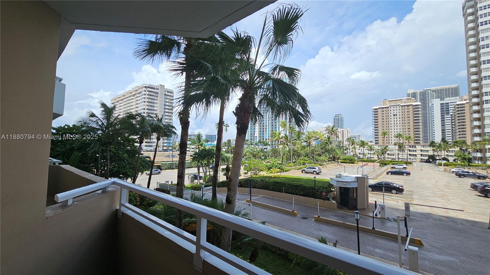 2K 1 / 2 870 sq. ft. $ 2025-09-18 0 Photo