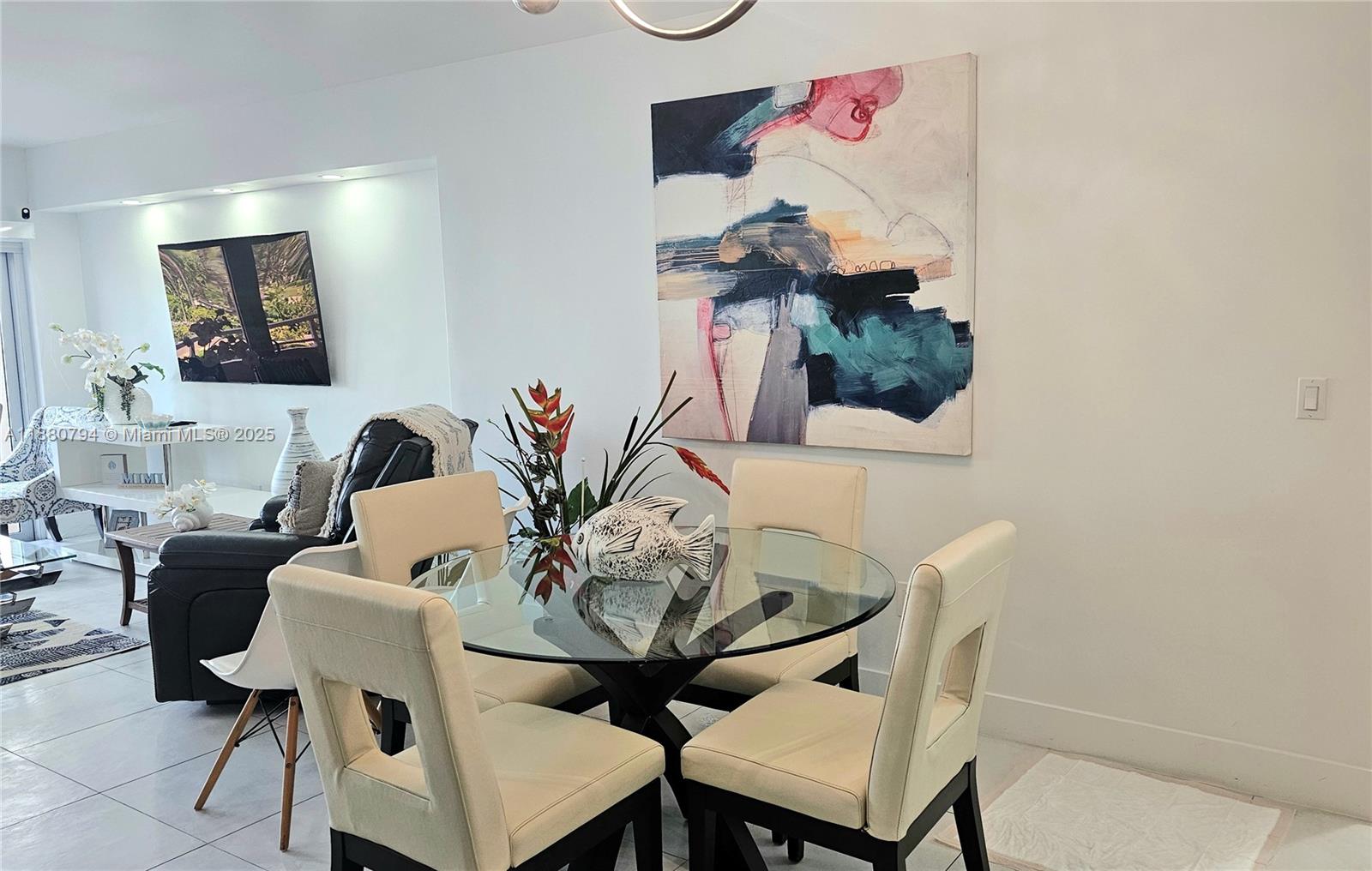 2K 1 / 2 870 sq. ft. $ 2025-09-18 0 Photo