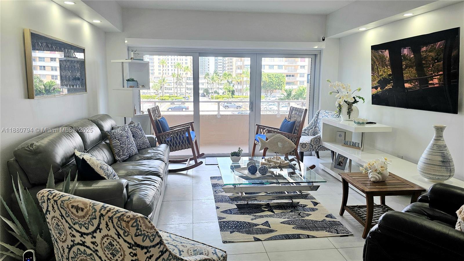 2K 1 / 2 870 sq. ft. $ 2025-09-18 0 Photo