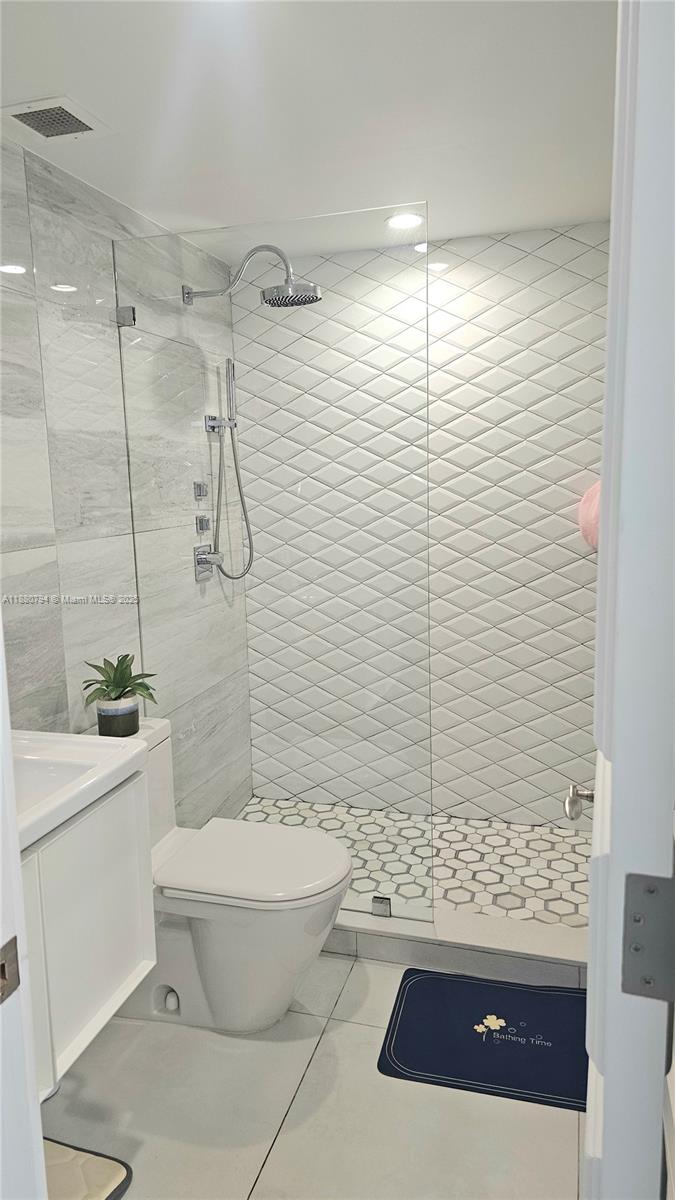 2K 1 / 2 870 sq. ft. $ 2025-09-18 0 Photo