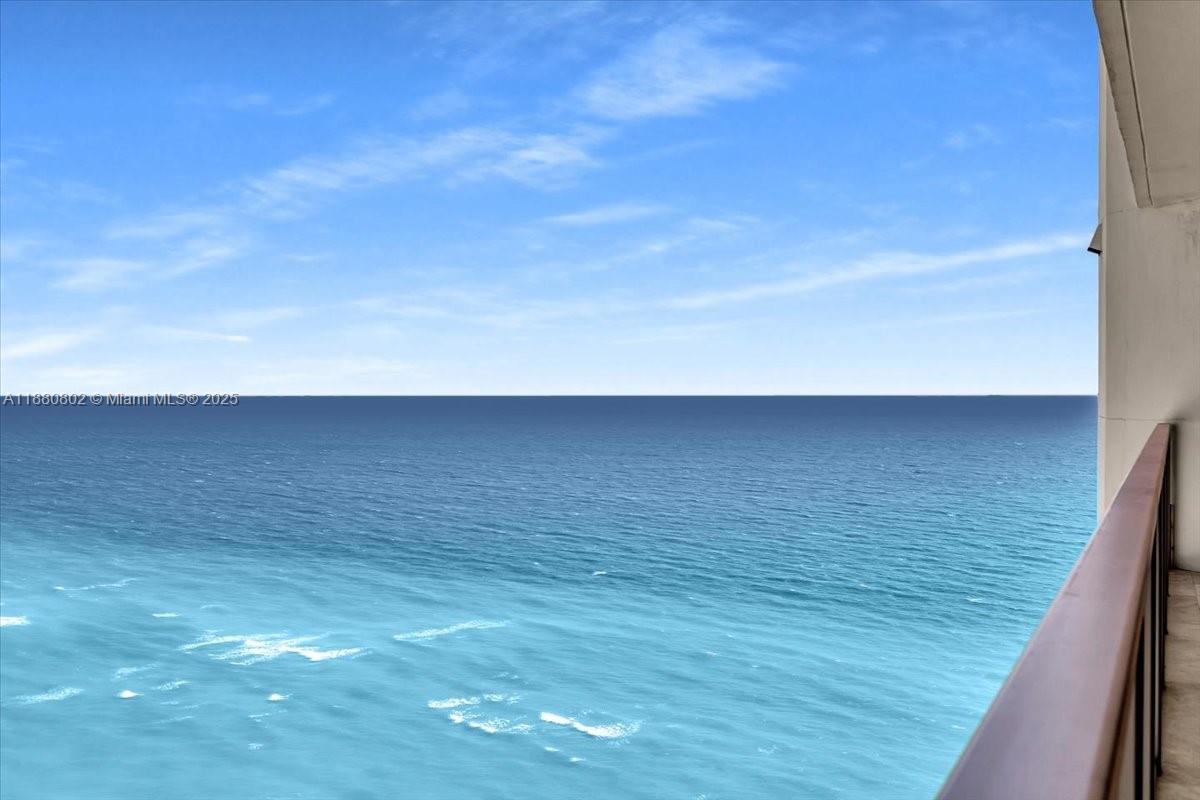 Photo of 3101 Ocean Dr  #2307, Hollywood, Florida, 33019 - 