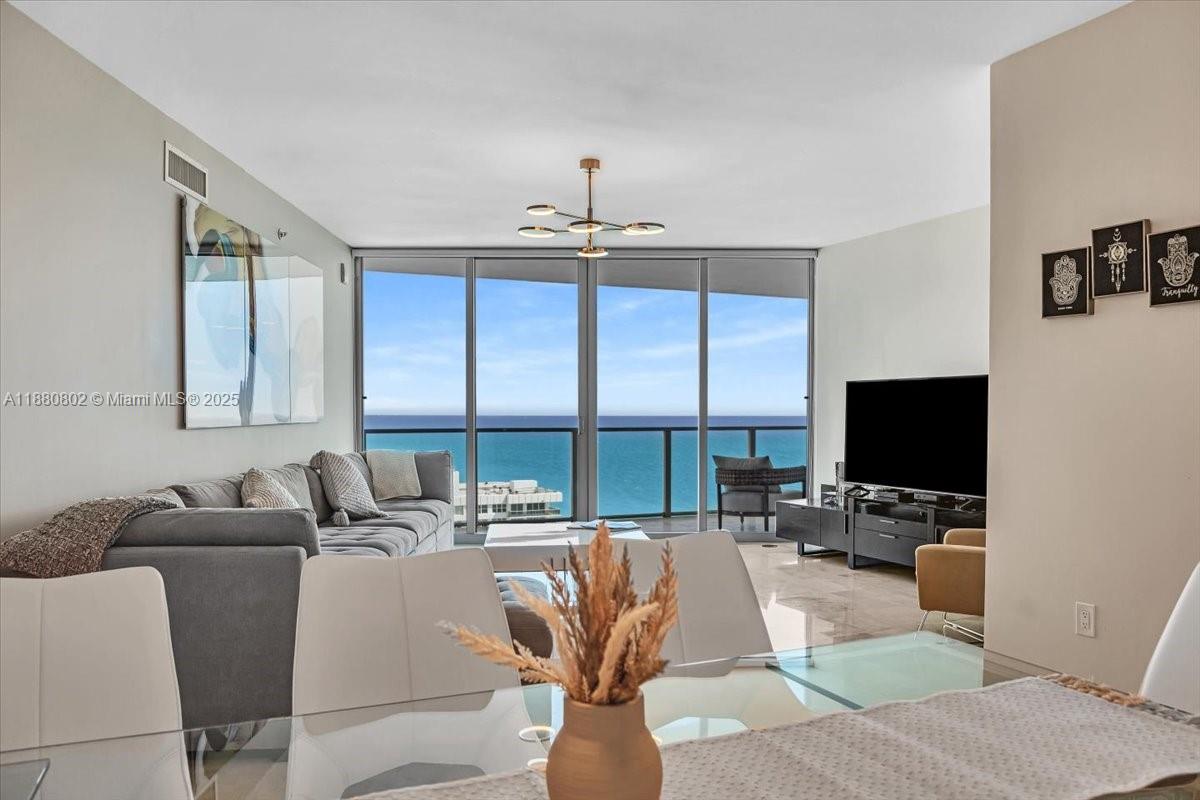 Photo of 3101 Ocean Dr  #2307, Hollywood, Florida, 33019 - 
