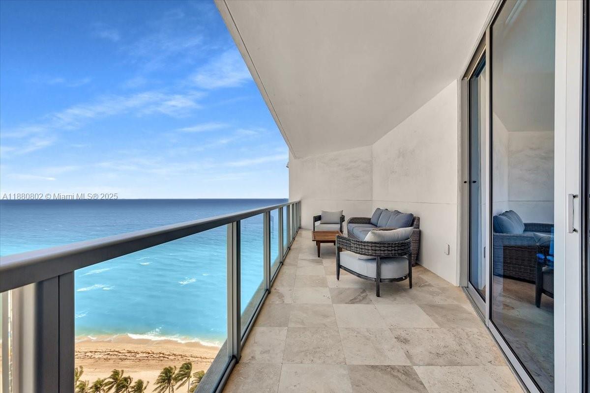 Photo of 3101 Ocean Dr  #2307, Hollywood, Florida, 33019 - 