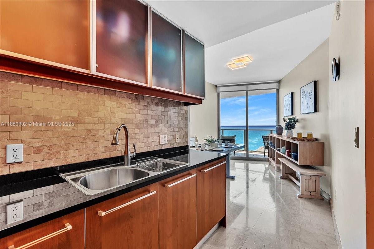 Photo of 3101 Ocean Dr  #2307, Hollywood, Florida, 33019 - 