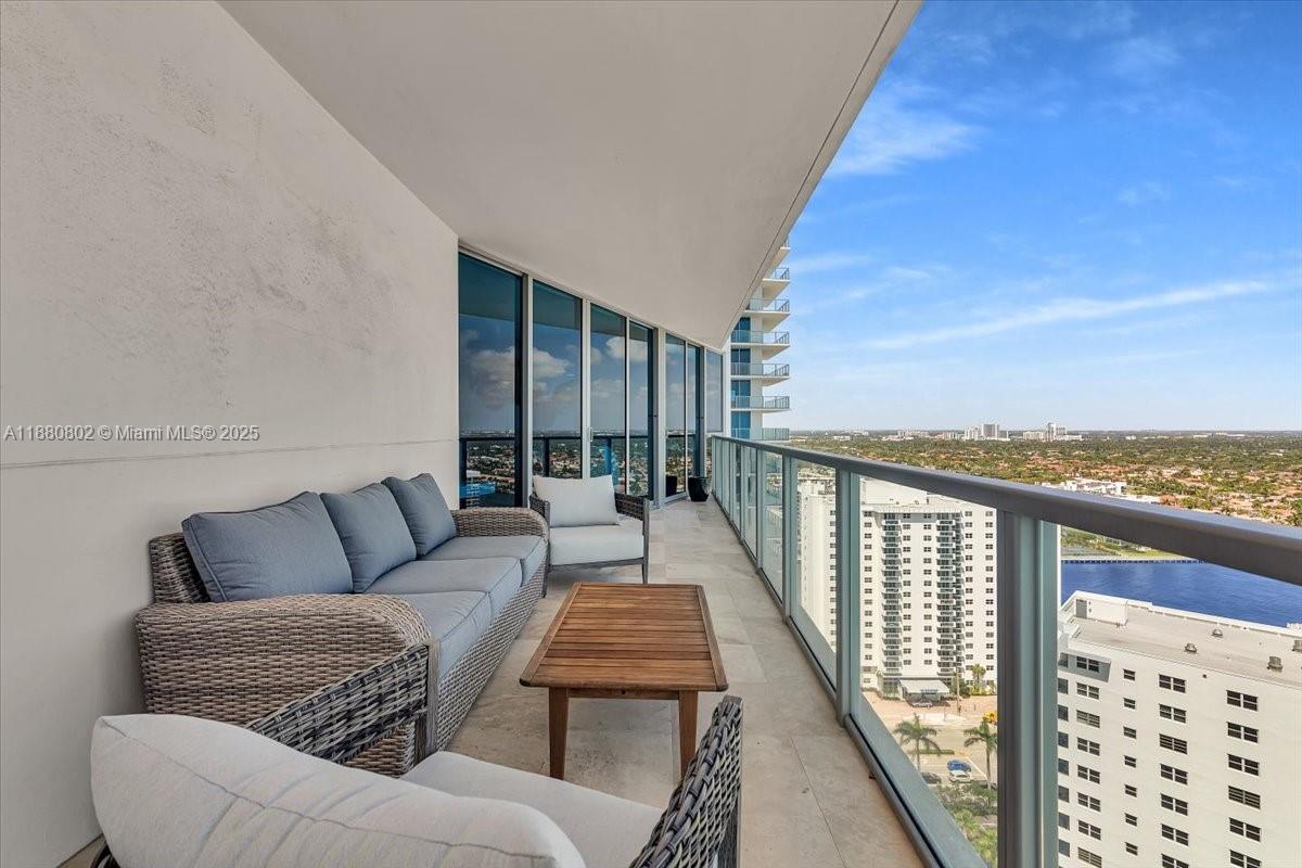Photo of 3101 Ocean Dr  #2307, Hollywood, Florida, 33019 - 