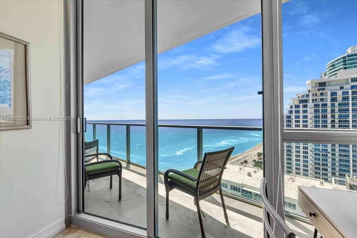 Photo of 3101 Ocean Dr  #2307, Hollywood, Florida, 33019 - 