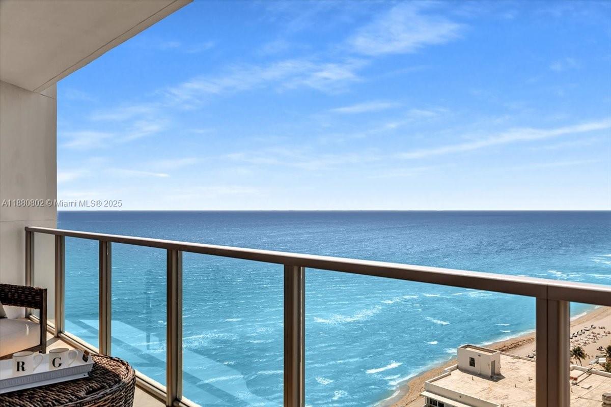 Photo of 3101 Ocean Dr  #2307, Hollywood, Florida, 33019 - 