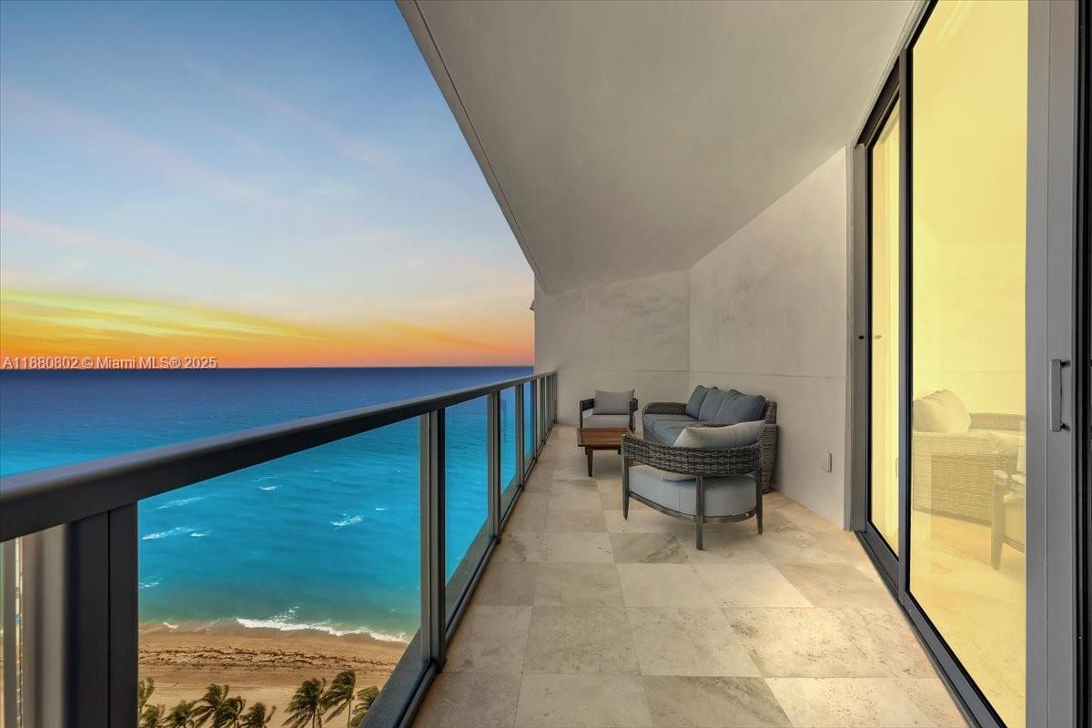 Photo of 3101 Ocean Dr  #2307, Hollywood, Florida, 33019 - 