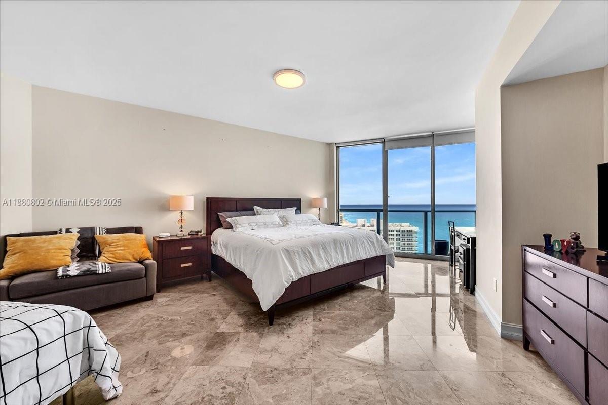 Photo of 3101 Ocean Dr  #2307, Hollywood, Florida, 33019 - 