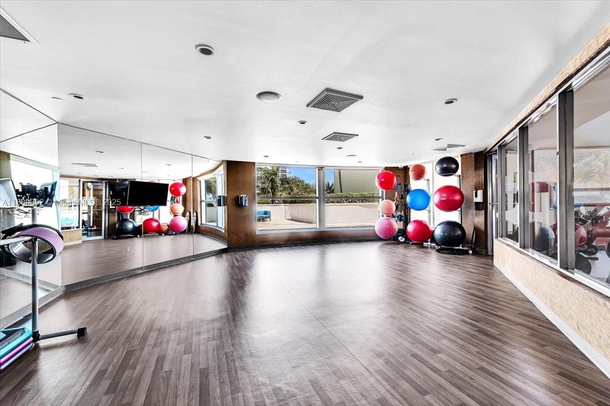 Photo of 3101 Ocean Dr  #2307, Hollywood, Florida, 33019 - 