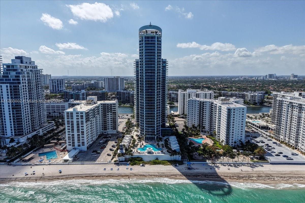 Photo of 3101 Ocean Dr  #2307, Hollywood, Florida, 33019 - 