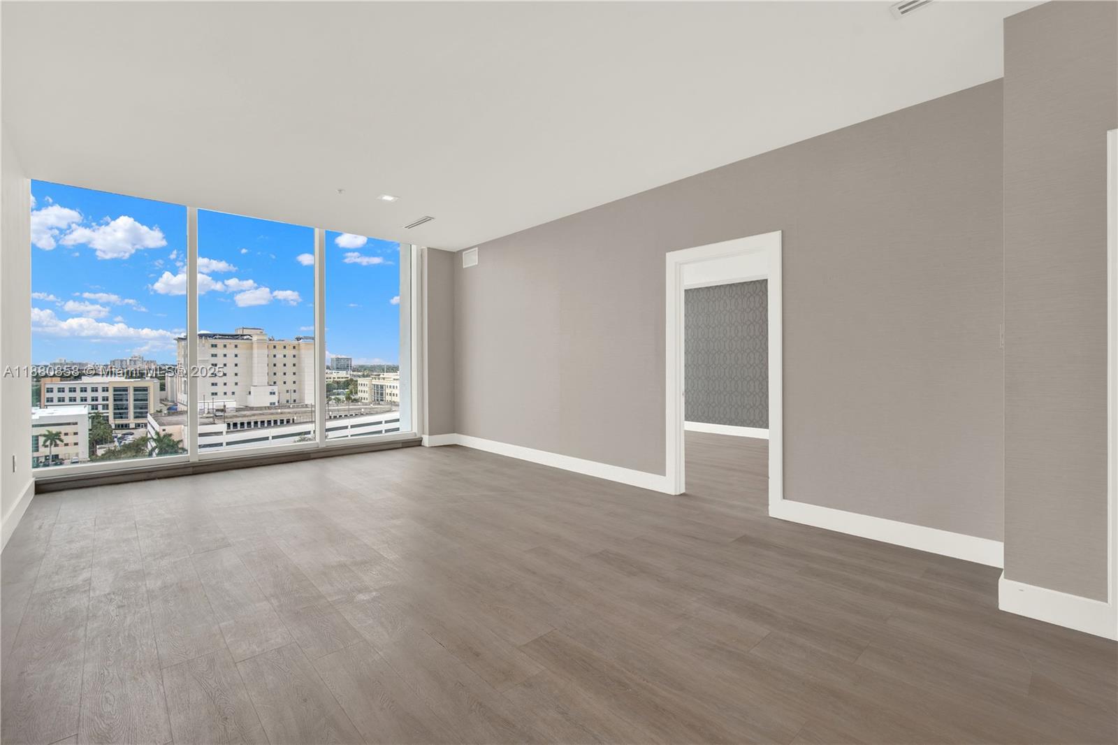 See details 1005 / sq. ft. $ 2025-09-18 0 Photo