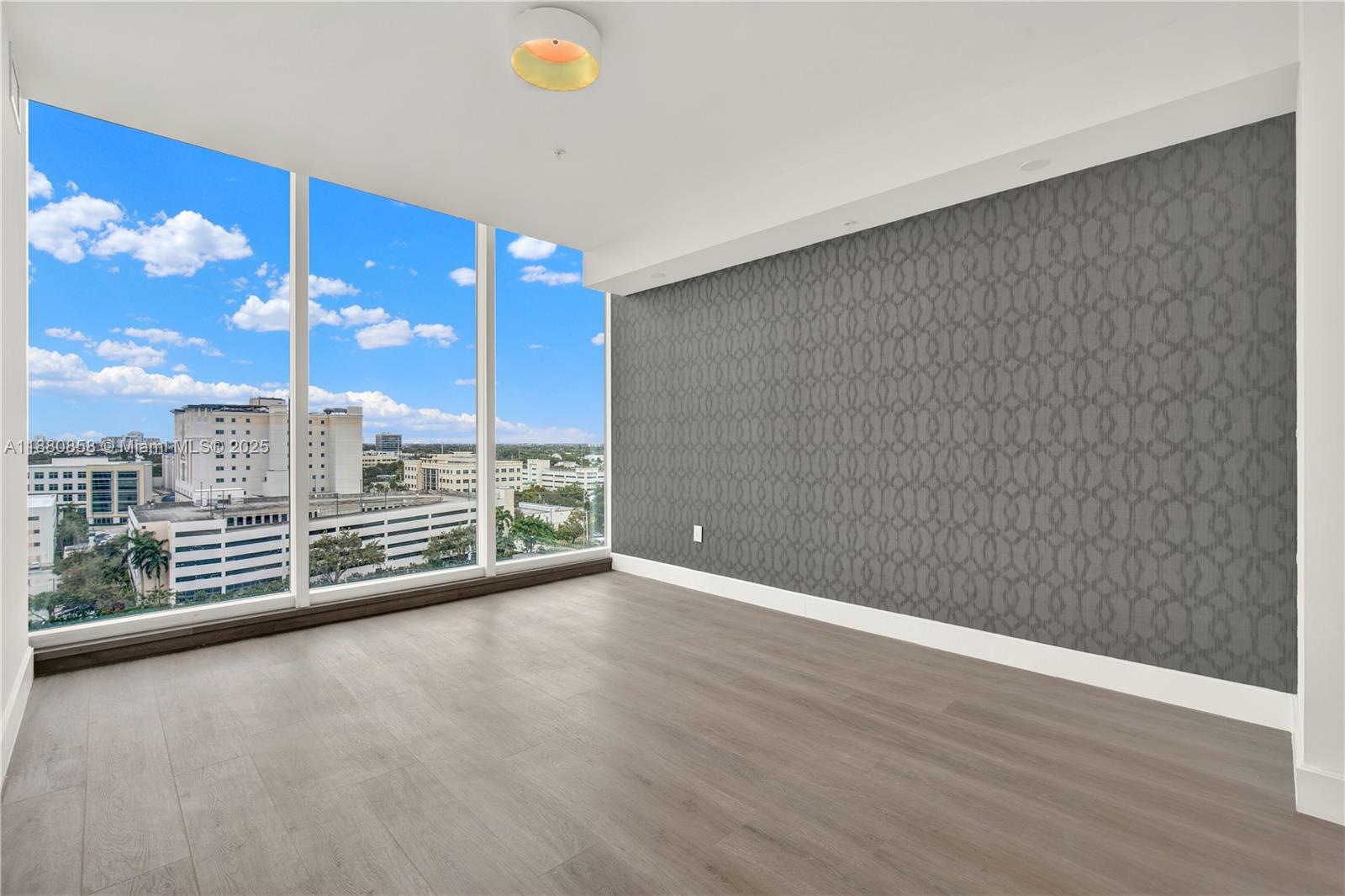 See details 1005 / sq. ft. $ 2025-09-18 0 Photo