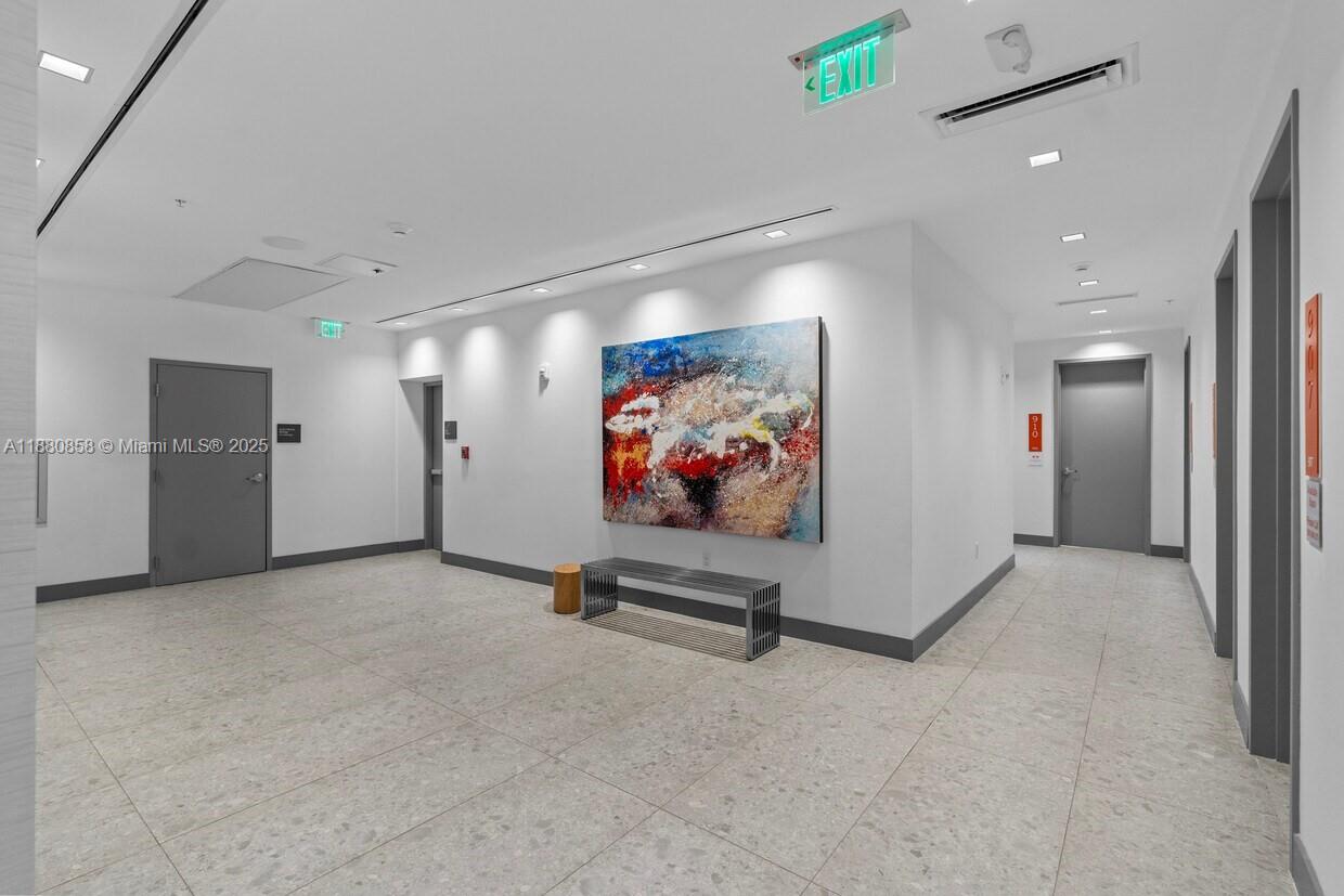 See details 1005 / sq. ft. $ 2025-09-18 0 Photo