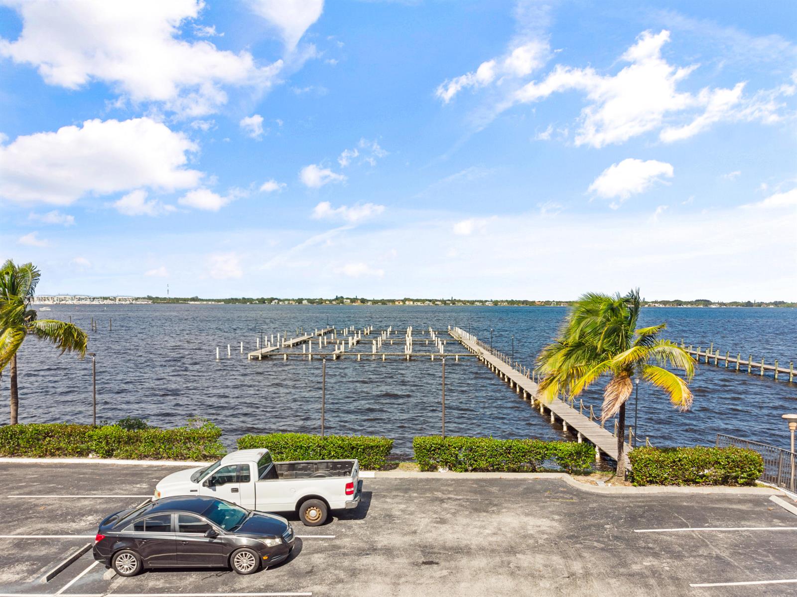 Ver detalles / 17 sq. ft. $ 2026-06-22 0 foto
