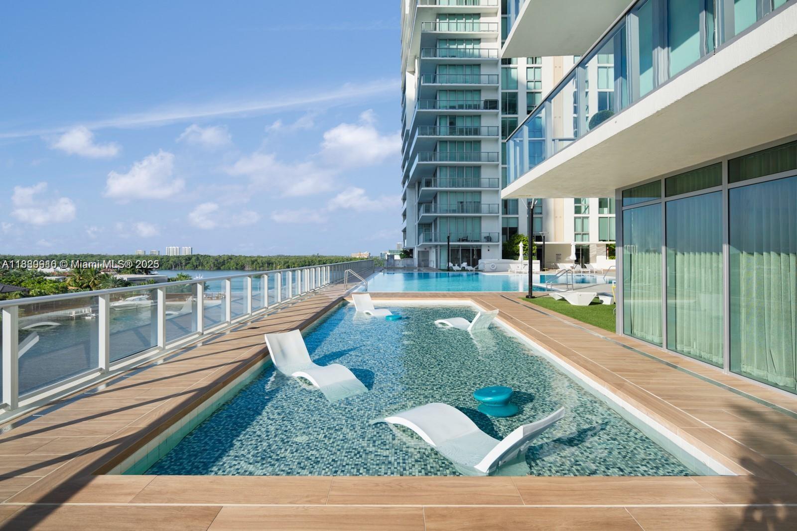 See details 4-1802 3 / 4 1892 sq. ft. $ 2025-09-18 0 Photo