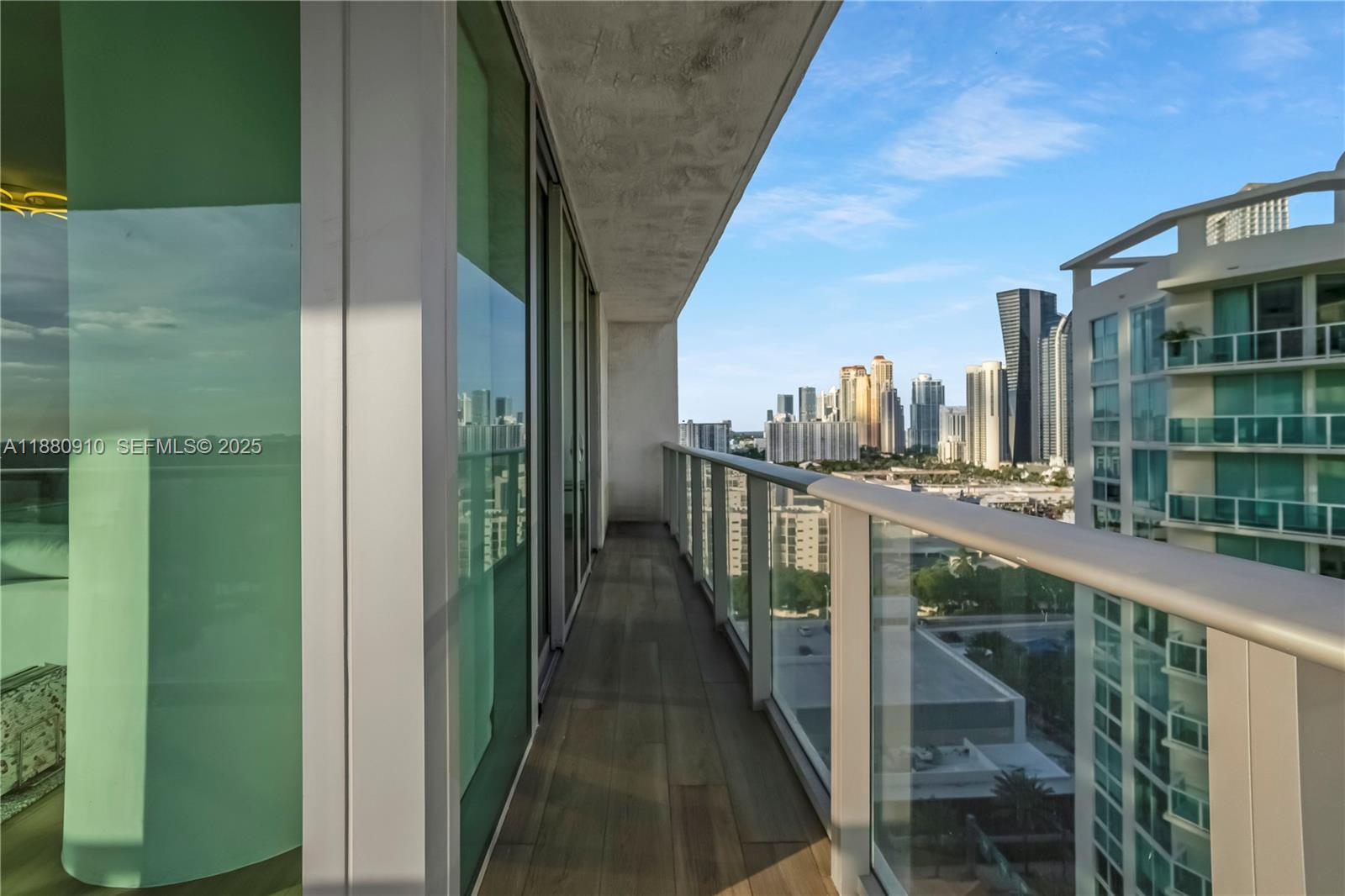 See details 4-1802 3 / 4 1892 sq. ft. $ 2025-09-18 0 Photo