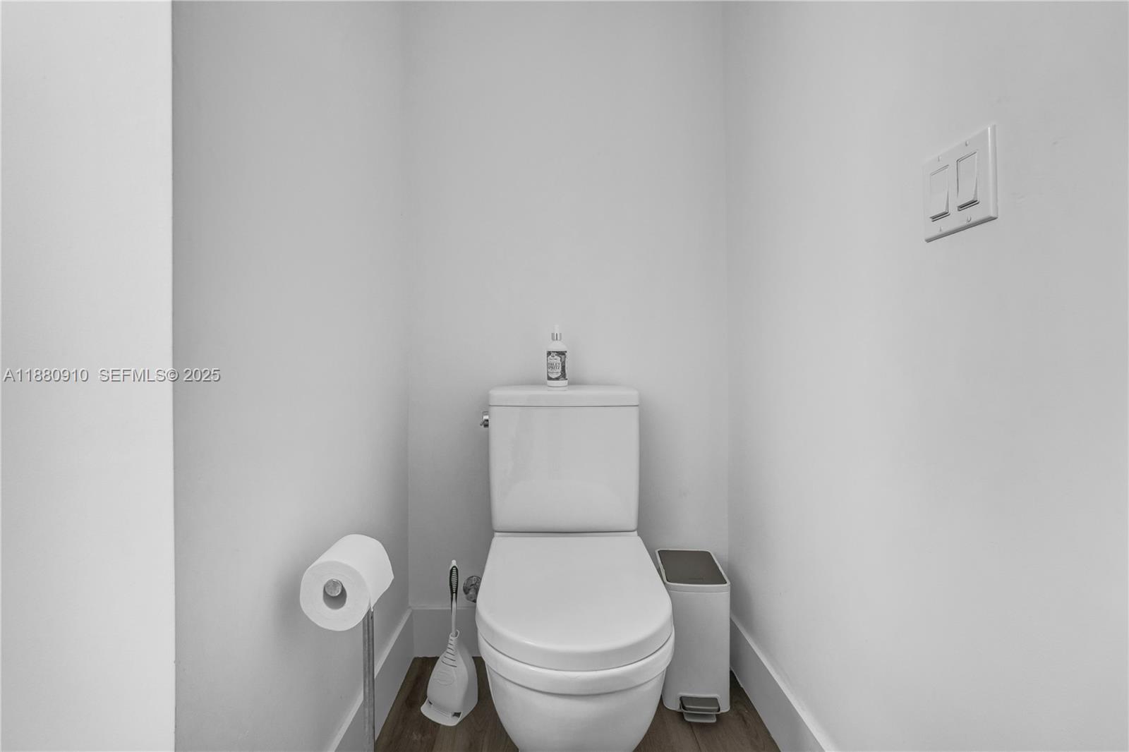 See details 4-1802 3 / 4 1892 sq. ft. $ 2025-09-18 0 Photo