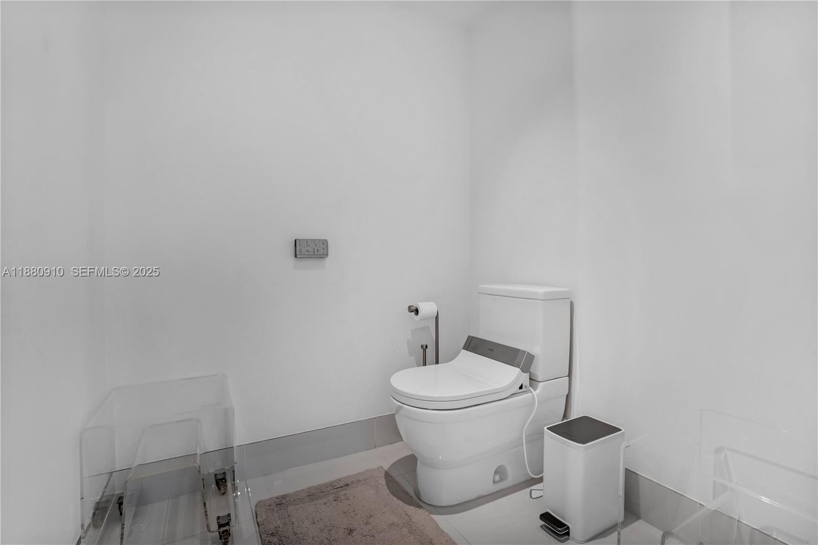 See details 4-1802 3 / 4 1892 sq. ft. $ 2025-09-18 0 Photo