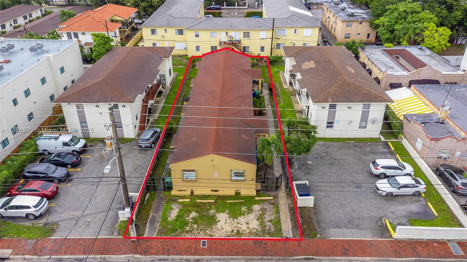 See details / 3592 sq. ft. $ 2025-09-18 0 Photo