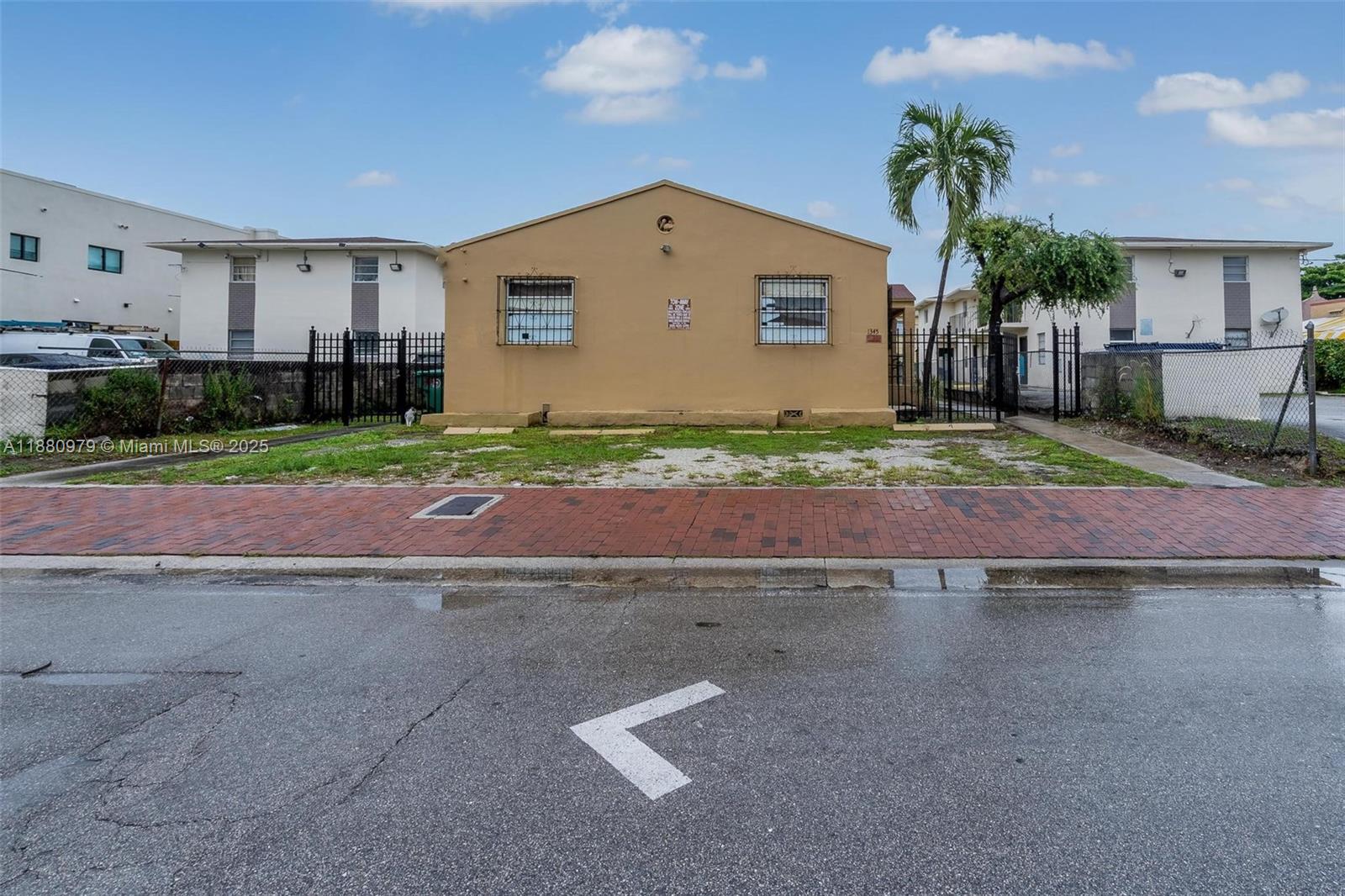 See details / 3592 sq. ft. $ 2025-09-18 0 Photo