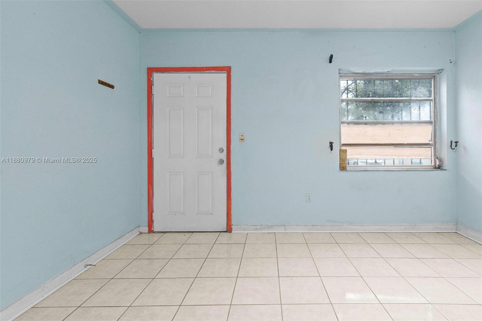 See details / 3592 sq. ft. $ 2025-09-18 0 Photo