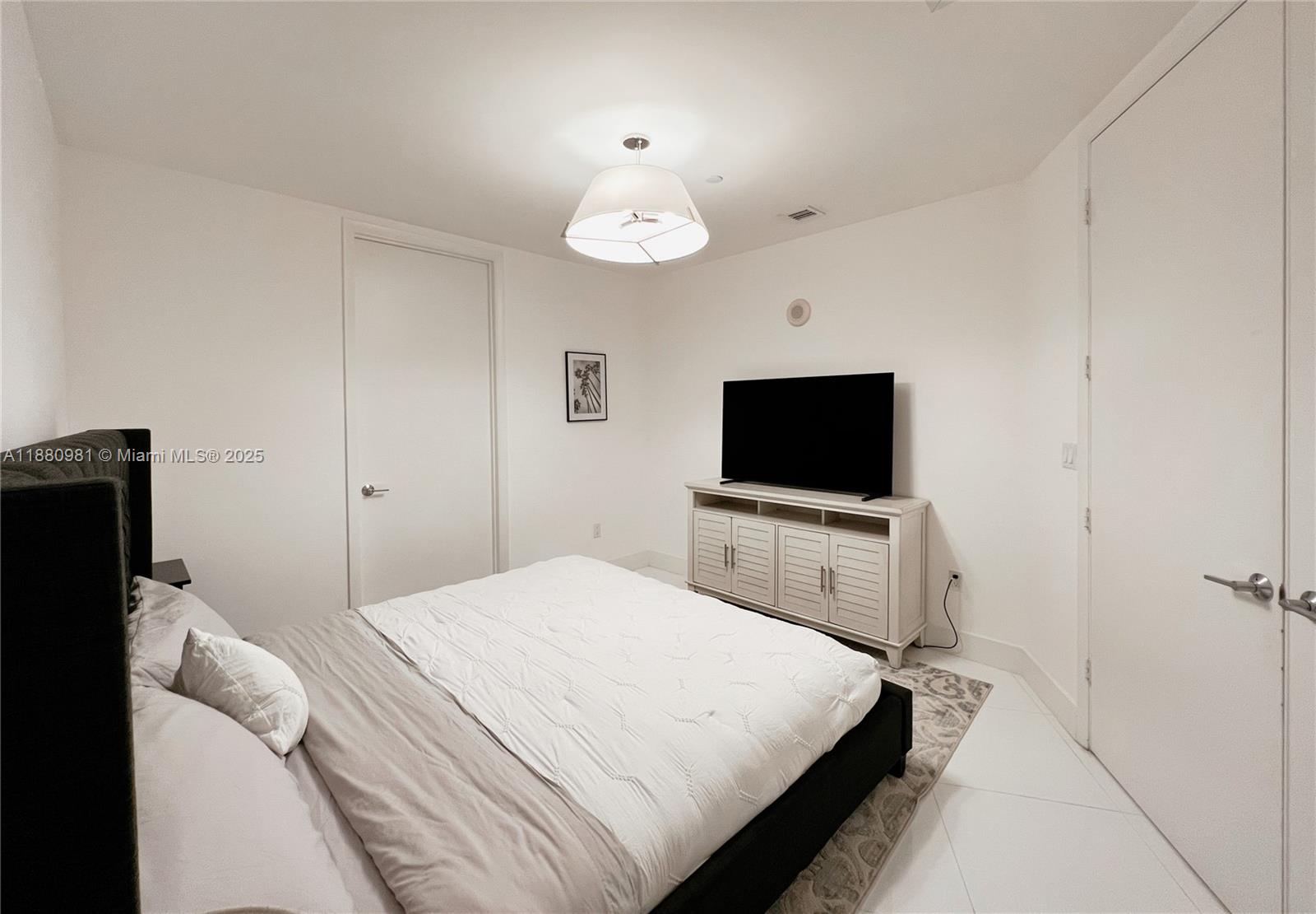 Ver detalles 507 2 / 3 2084 sq. ft. $ 2025-09-18 0 foto