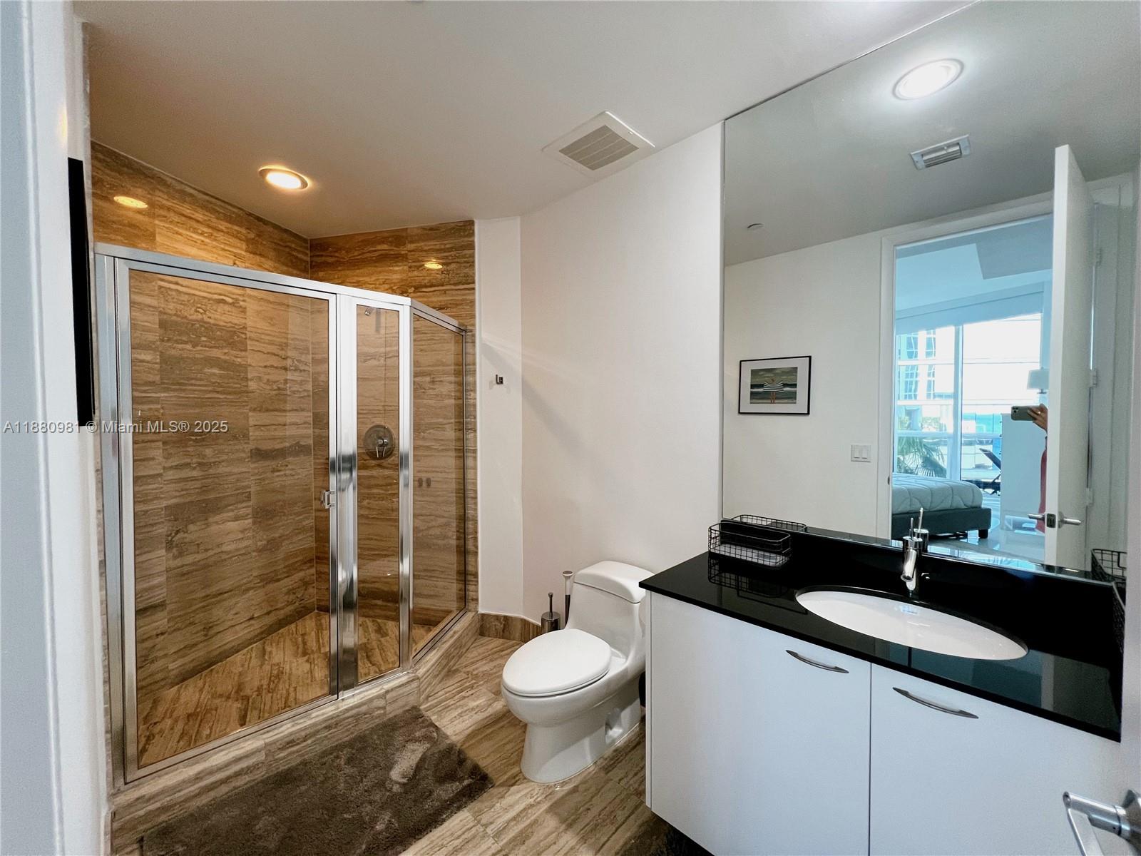 Ver detalles 507 2 / 3 2084 sq. ft. $ 2025-09-18 0 foto