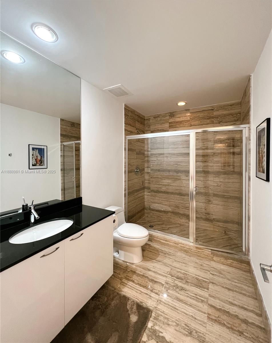 Ver detalles 507 2 / 3 2084 sq. ft. $ 2025-09-18 0 foto