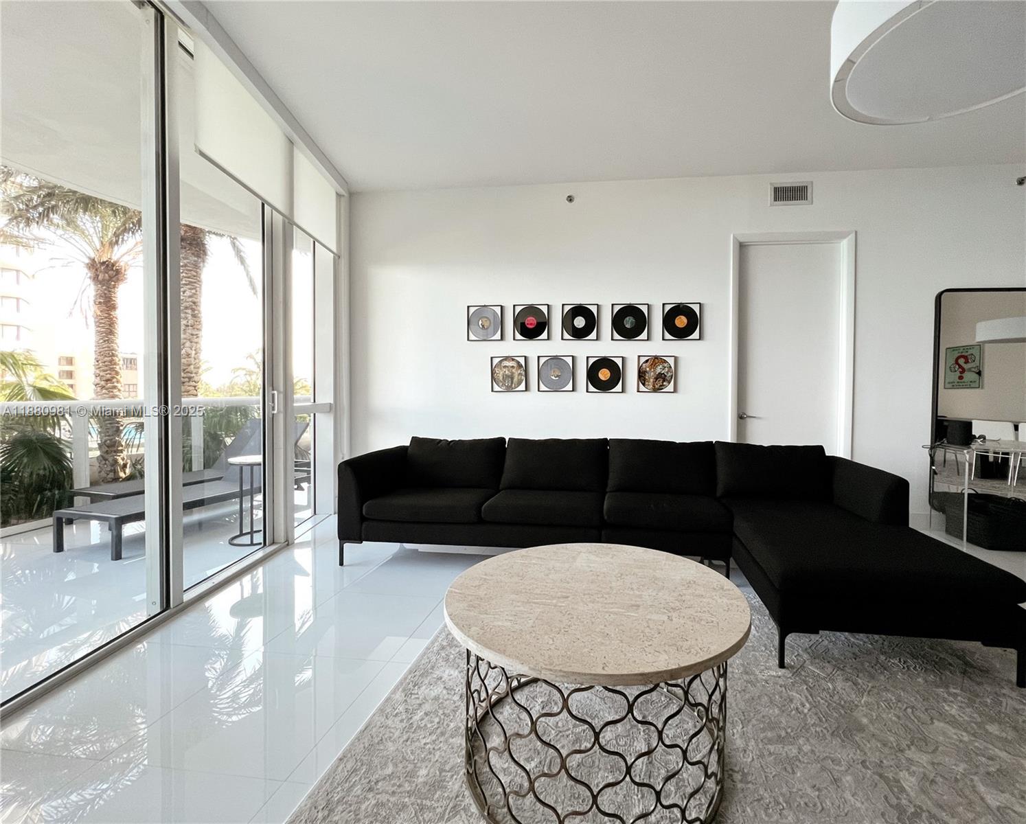 Ver detalles 507 2 / 3 2084 sq. ft. $ 2025-09-18 0 foto