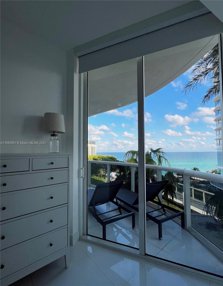 Ver detalles 507 2 / 3 2084 sq. ft. $ 2025-09-18 0 foto